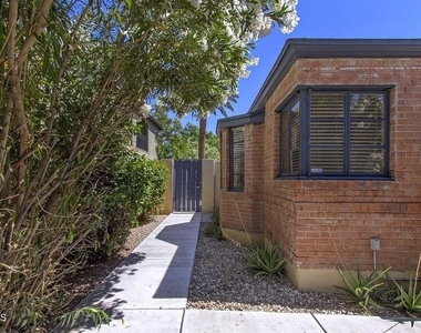 830 N 6th Avenue - Photo Thumbnail 14