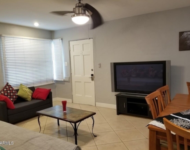 830 N 6th Avenue - Photo Thumbnail 2