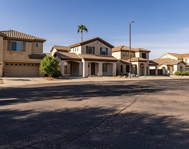 2051 E Carla Vista Drive - Photo Thumbnail 45