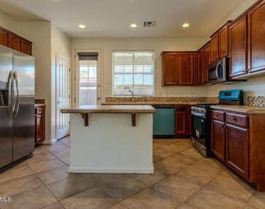 2051 E Carla Vista Drive - Photo Thumbnail 19