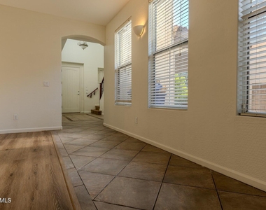 2051 E Carla Vista Drive - Photo Thumbnail 14