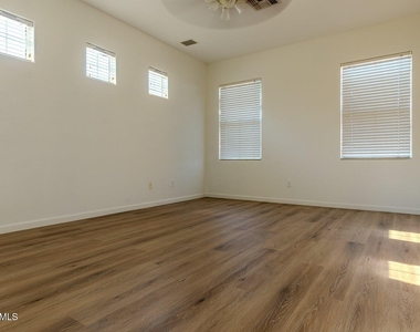 2051 E Carla Vista Drive - Photo Thumbnail 32