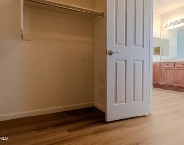 2051 E Carla Vista Drive - Photo Thumbnail 40