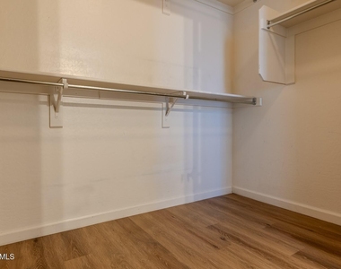 2051 E Carla Vista Drive - Photo Thumbnail 39