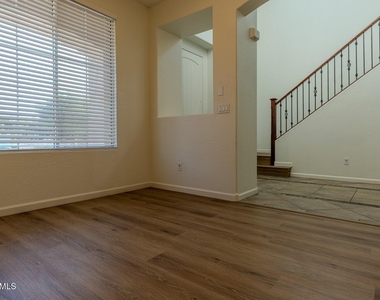 2051 E Carla Vista Drive - Photo Thumbnail 11