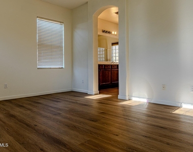 2051 E Carla Vista Drive - Photo Thumbnail 33