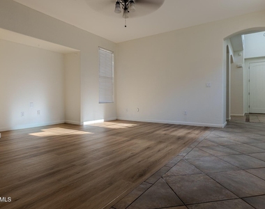 2051 E Carla Vista Drive - Photo Thumbnail 13