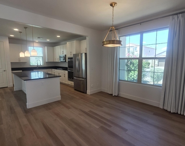 5220 S Hadron -- - Photo Thumbnail 3