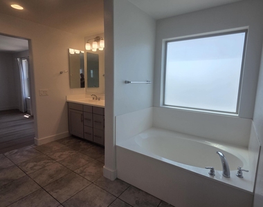 5220 S Hadron -- - Photo Thumbnail 21