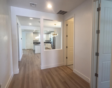5220 S Hadron -- - Photo Thumbnail 9