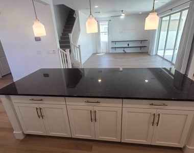 5220 S Hadron -- - Photo Thumbnail 7