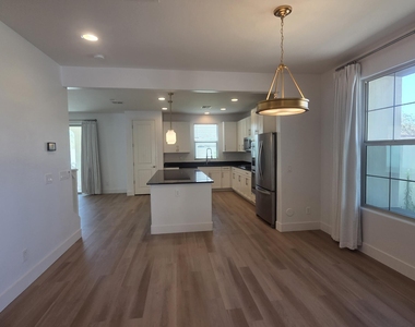 5220 S Hadron -- - Photo Thumbnail 4