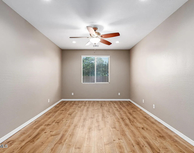 3161 S 183rd Drive - Photo Thumbnail 13