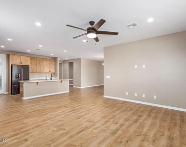 3161 S 183rd Drive - Photo Thumbnail 19
