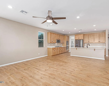 3161 S 183rd Drive - Photo Thumbnail 20