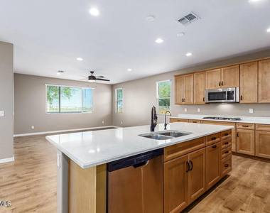3161 S 183rd Drive - Photo Thumbnail 25