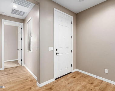 3161 S 183rd Drive - Photo Thumbnail 11