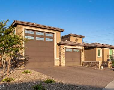 3161 S 183rd Drive - Photo Thumbnail 2