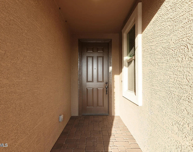 3161 S 183rd Drive - Photo Thumbnail 8