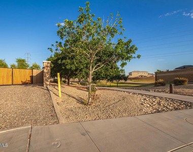 3161 S 183rd Drive - Photo Thumbnail 6