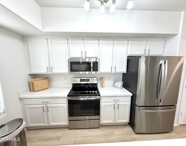 900 S 94th Street - Photo Thumbnail 17