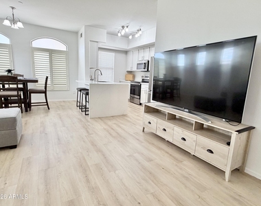 900 S 94th Street - Photo Thumbnail 15