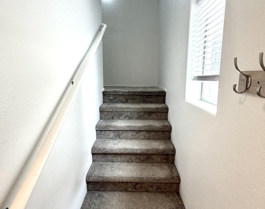 900 S 94th Street - Photo Thumbnail 5
