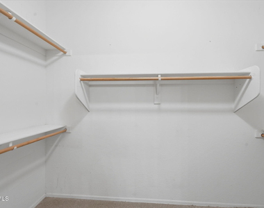16597 W Madison Street - Photo Thumbnail 5