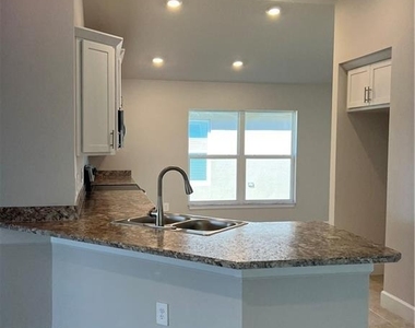 5317 Vespera Street - Photo Thumbnail 8