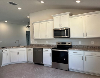 5317 Vespera Street - Photo Thumbnail 6