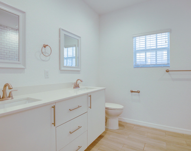632 11th Street - Photo Thumbnail 4