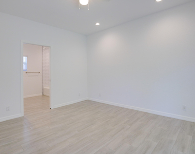 632 11th Street - Photo Thumbnail 5