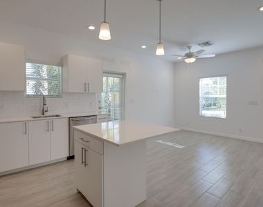 632 11th Street - Photo Thumbnail 2