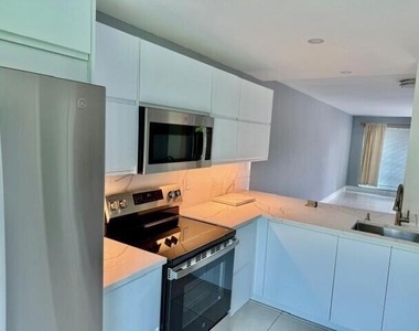 55 Se 14th Street - Photo Thumbnail 7