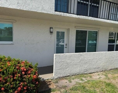 55 Se 14th Street - Photo Thumbnail 2