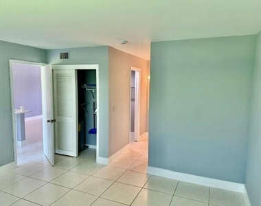 55 Se 14th Street - Photo Thumbnail 18