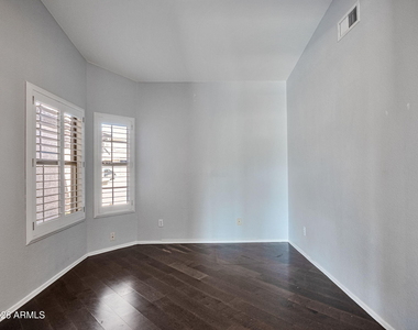 25836 N 43rd Place - Photo Thumbnail 17