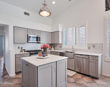 25836 N 43rd Place - Photo Thumbnail 5