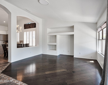 25836 N 43rd Place - Photo Thumbnail 9