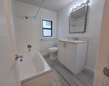 1605 E Broward Boulevard - Photo Thumbnail 4