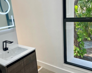 1415 Sw 9th Street - Photo Thumbnail 6
