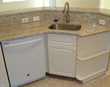 4245 S 57th Avenue - Photo Thumbnail 4