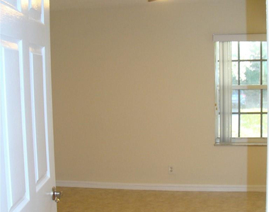 4245 S 57th Avenue - Photo Thumbnail 18