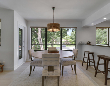 606 Brackenwood Cove - Photo Thumbnail 2