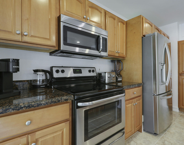 606 Brackenwood Cove - Photo Thumbnail 13
