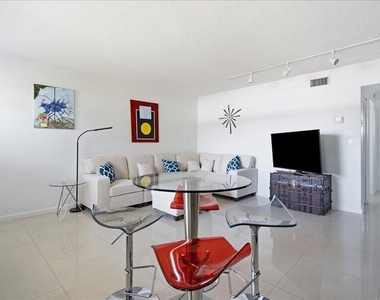 525 Meridian Avenue - Photo Thumbnail 6