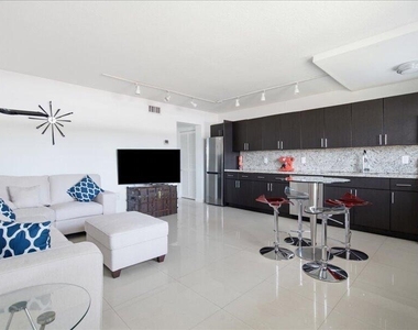 525 Meridian Avenue - Photo Thumbnail 2