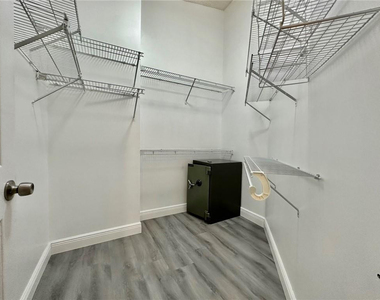 2710 Bogota Avenue - Photo Thumbnail 16