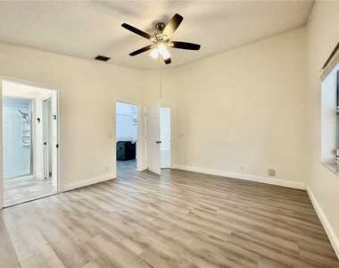 2710 Bogota Avenue - Photo Thumbnail 10