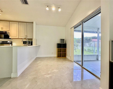 2710 Bogota Avenue - Photo Thumbnail 9